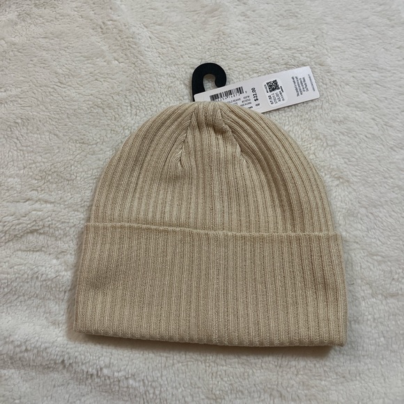 Adidas Women’s Beanie - Picture 2 of 4